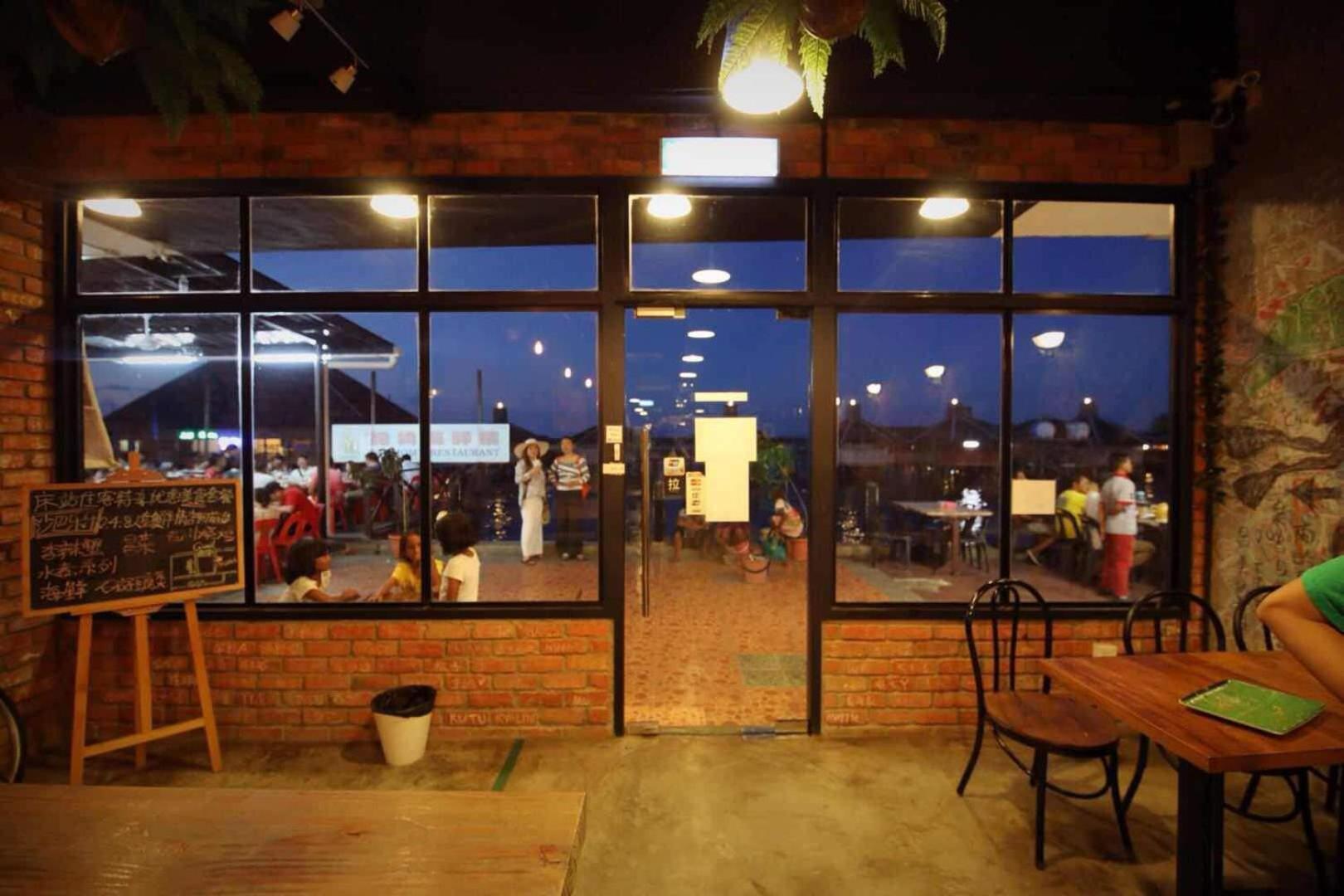 Cube Bed Station & Tours Sdn Bhd Semporna Exterior foto